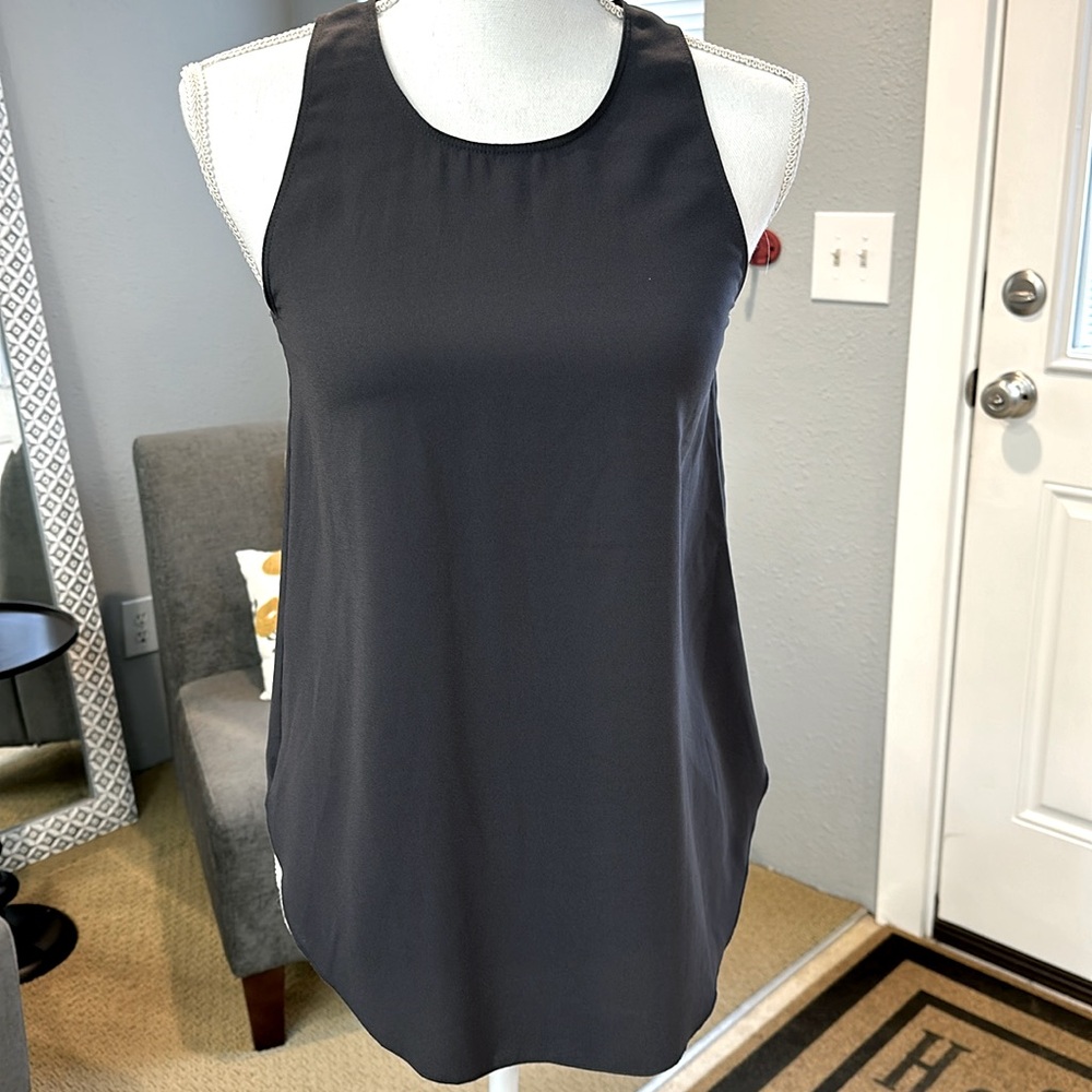 Wilfred Aritzia Wolf 🐺 Grey Back Zip Tank Top